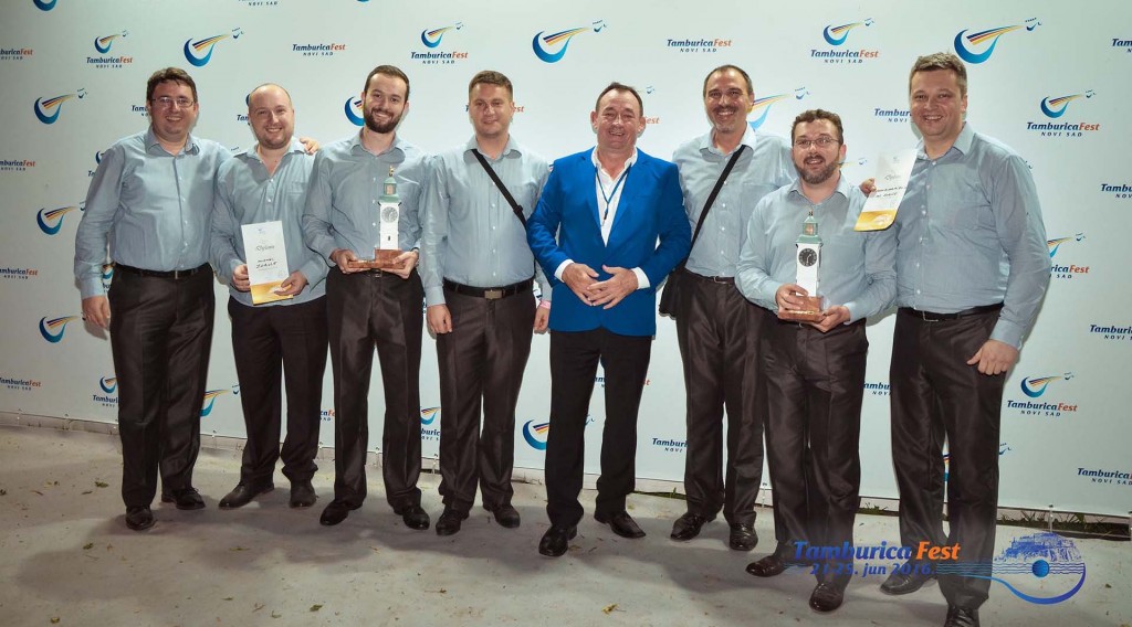 Ansambl „Zorule“ iz Novog Sada - NAJBOLJI ORKESTAR SVETSKOG TAMBURICA FESTA 2016, Zoran Bugarski Brica, vođa orkestra, osvojio je i prestižnu svetsku Nagradu za najboljeg primaša Tamburica festa 2016 – slika Zorule I Jovan Pejčić